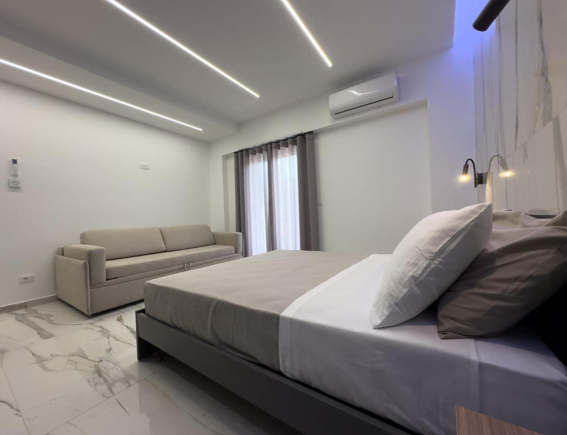 B&B Arcade Luxury Montepaone Lido ภายนอก รูปภาพ